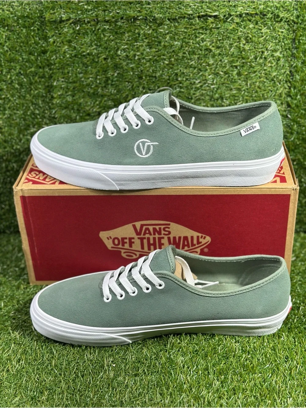 Vans Authentic One Pie Circle V, Green Bay/White, Men’s 11 , VN0A3XIMS4L